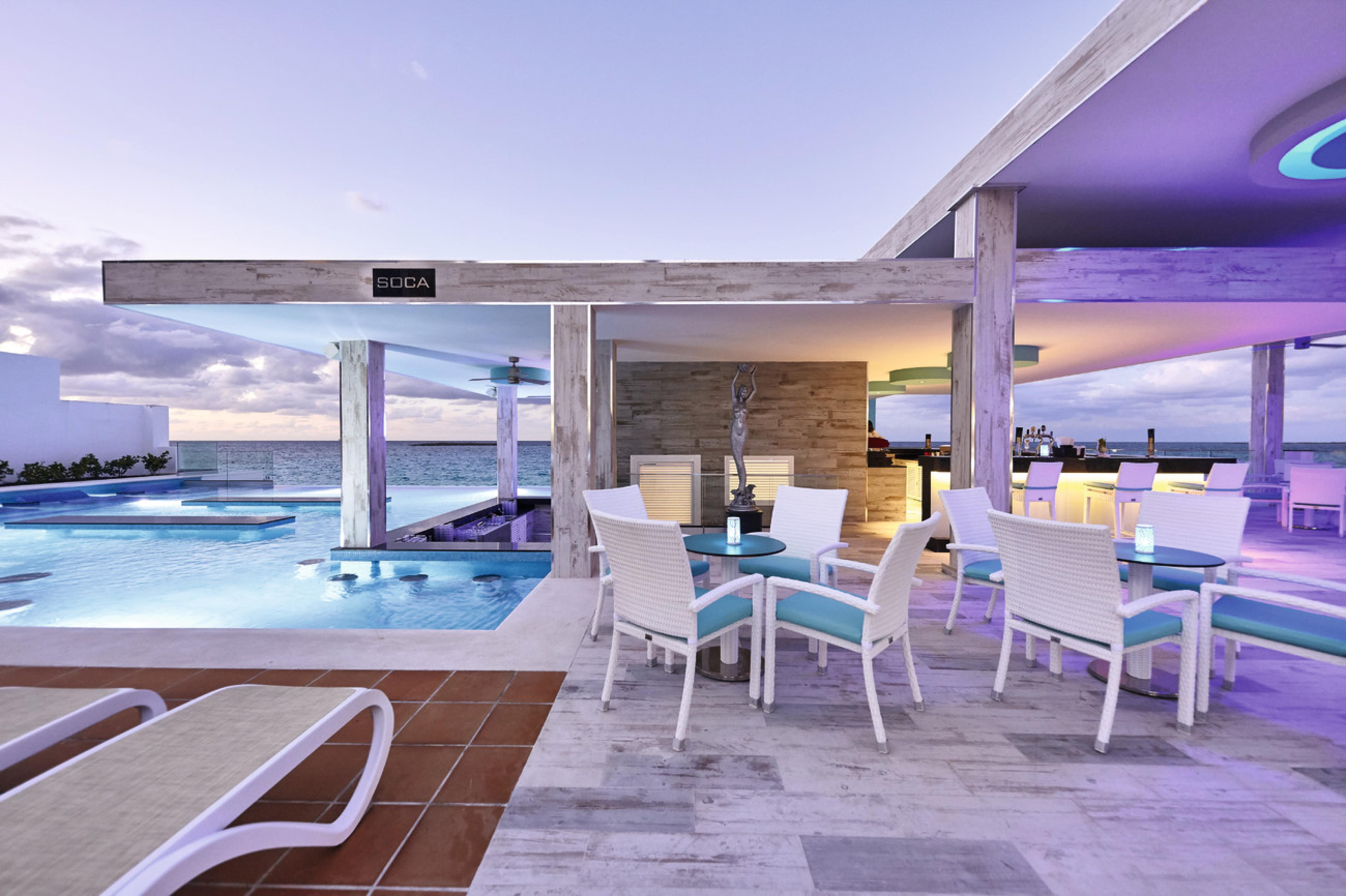 Riu Palace Paradise Island (Adults Only) Creek Village Exterior photo